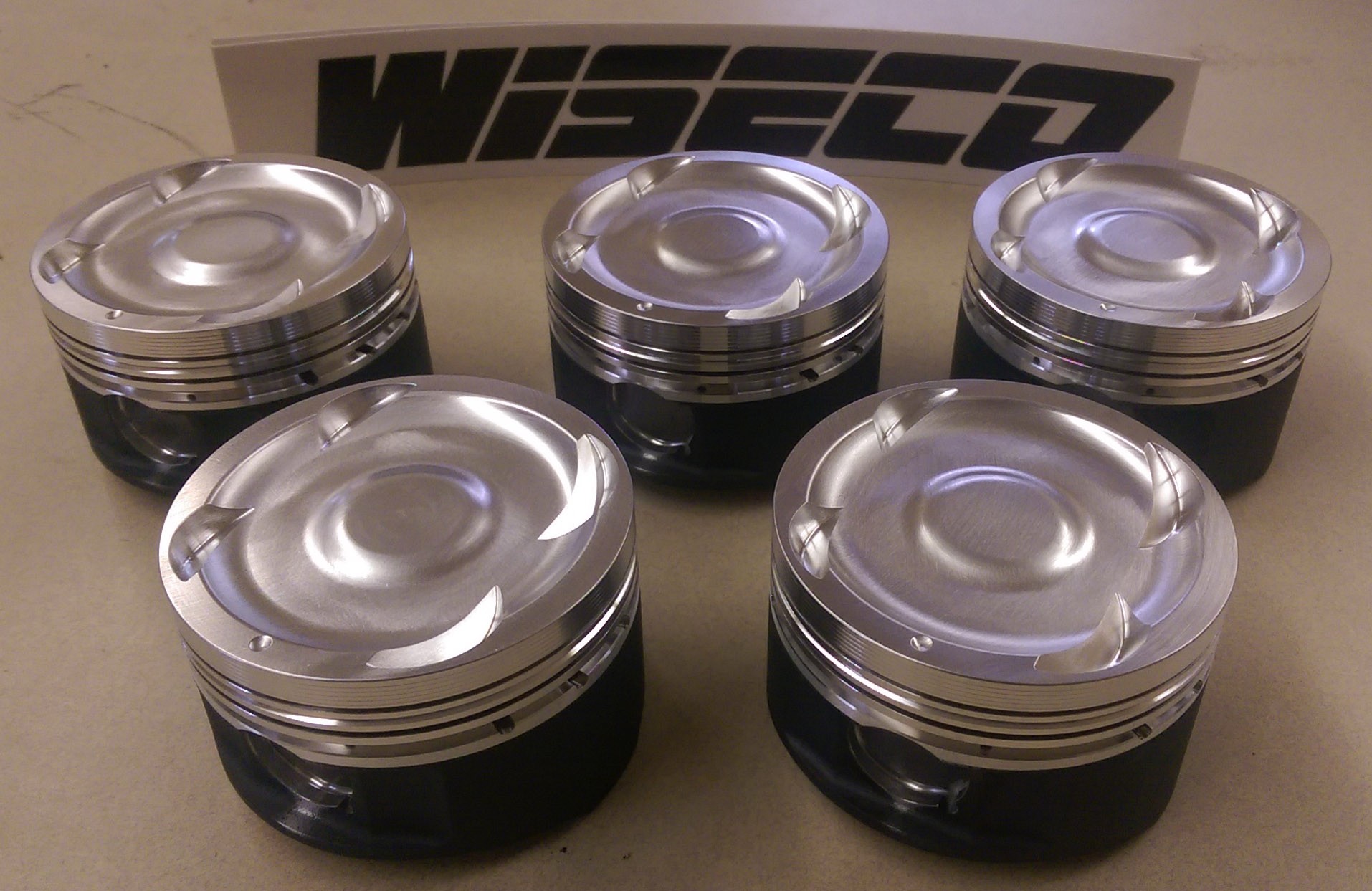Wiseco Forged Pistons for 2.3L 850/S70/V70/C70 - Set of 5